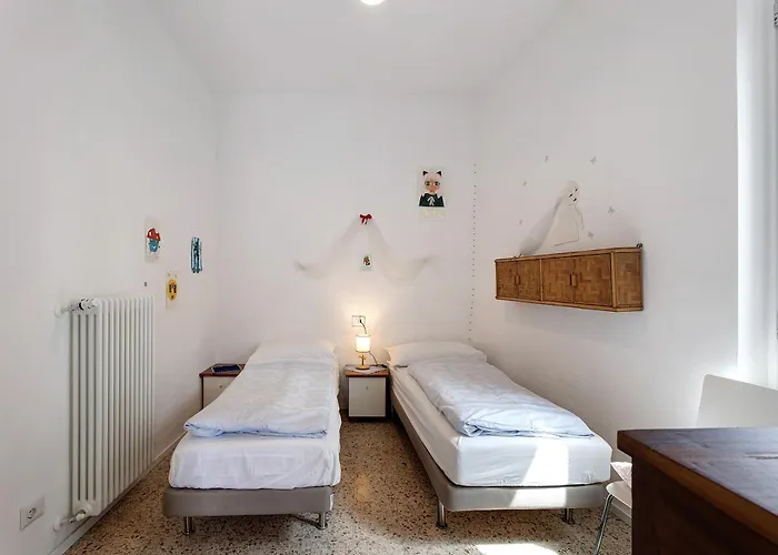 Casa Romantica 펜션 이스프라